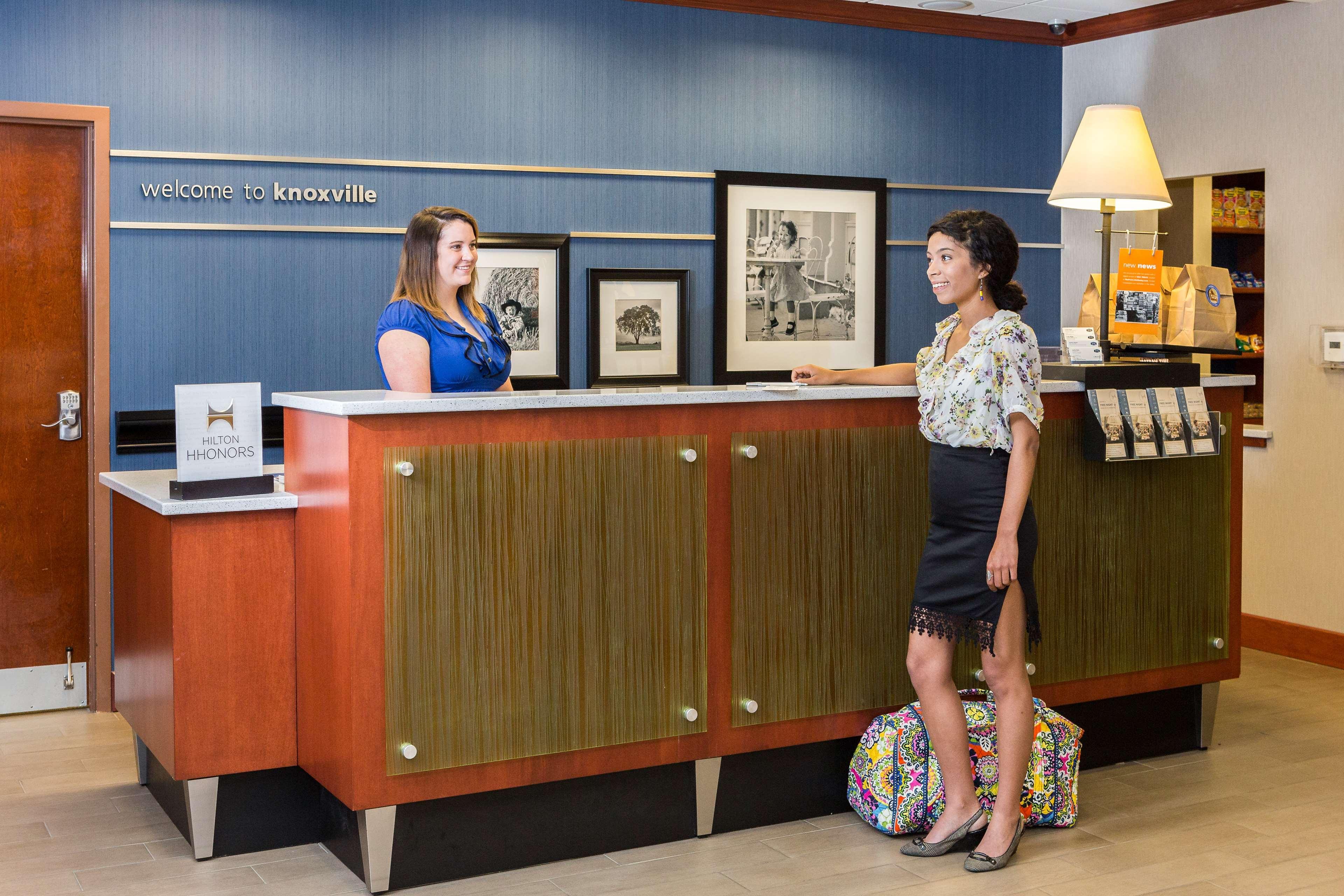Hampton Inn & Suites Knoxville-Downtown Buitenkant foto